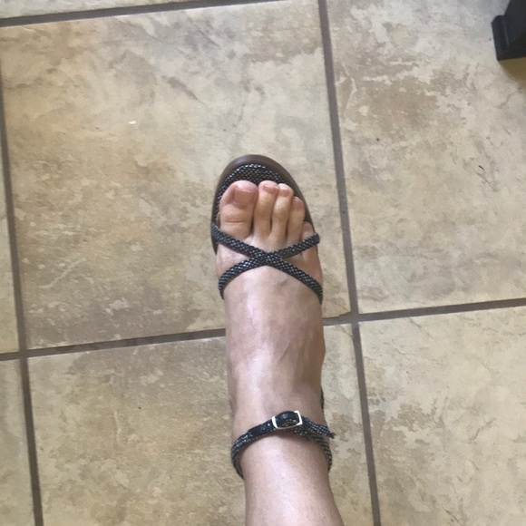 Like new Colin Stuart heels. - Picture 7 of 8